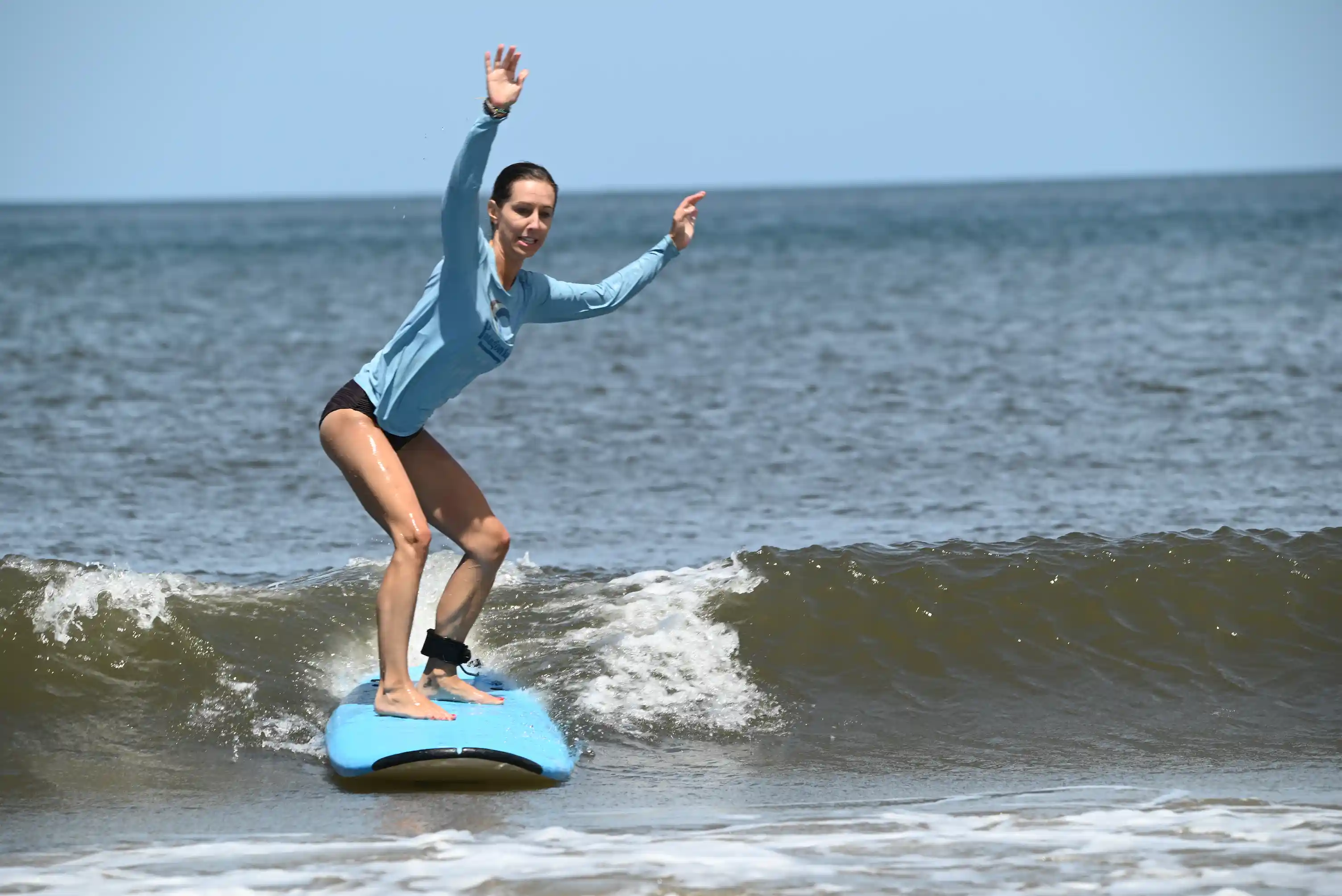 3 days surf package Tamarindo — first lesson on the beach