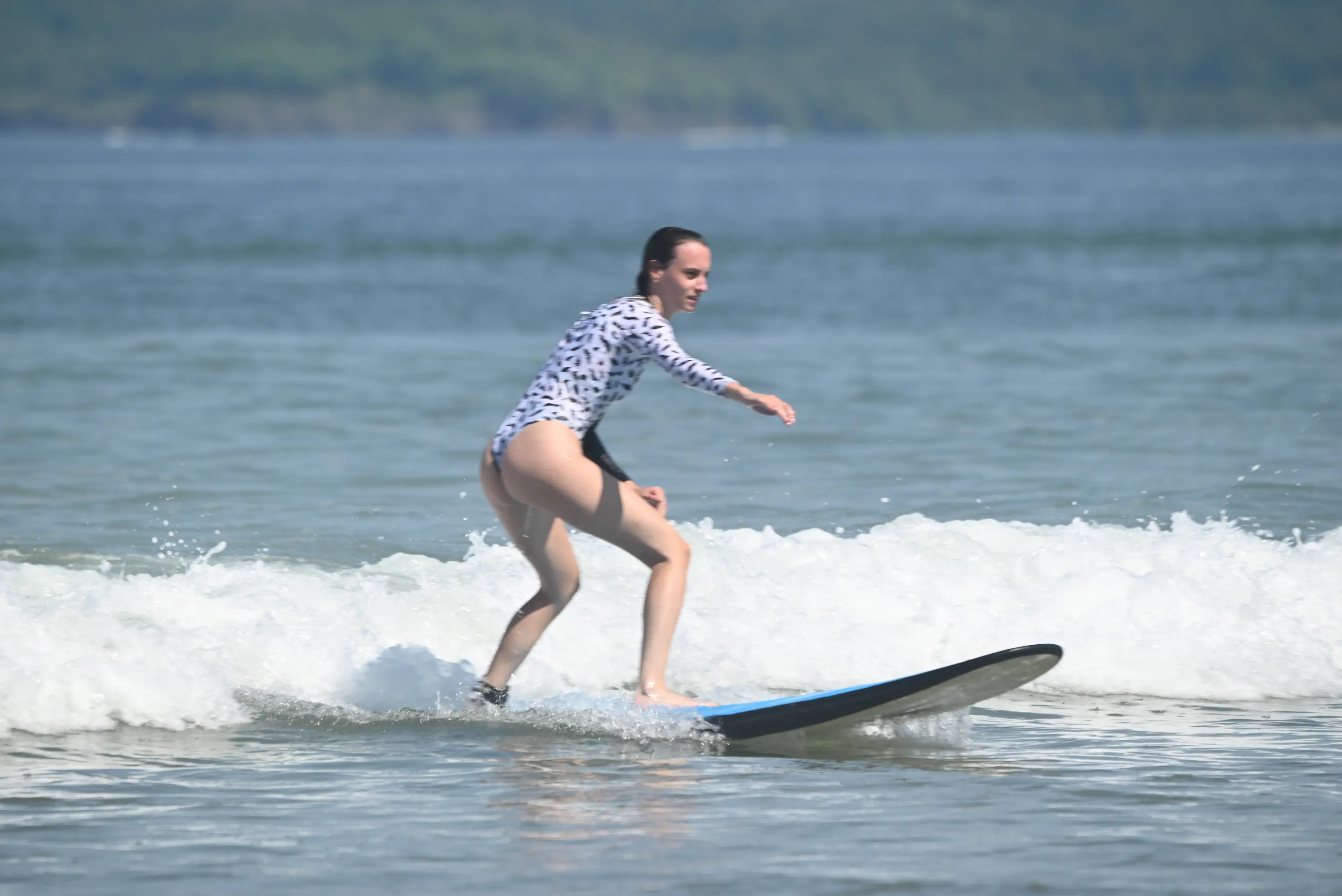 One-on-one surf coaching during a private class in Tamarindo