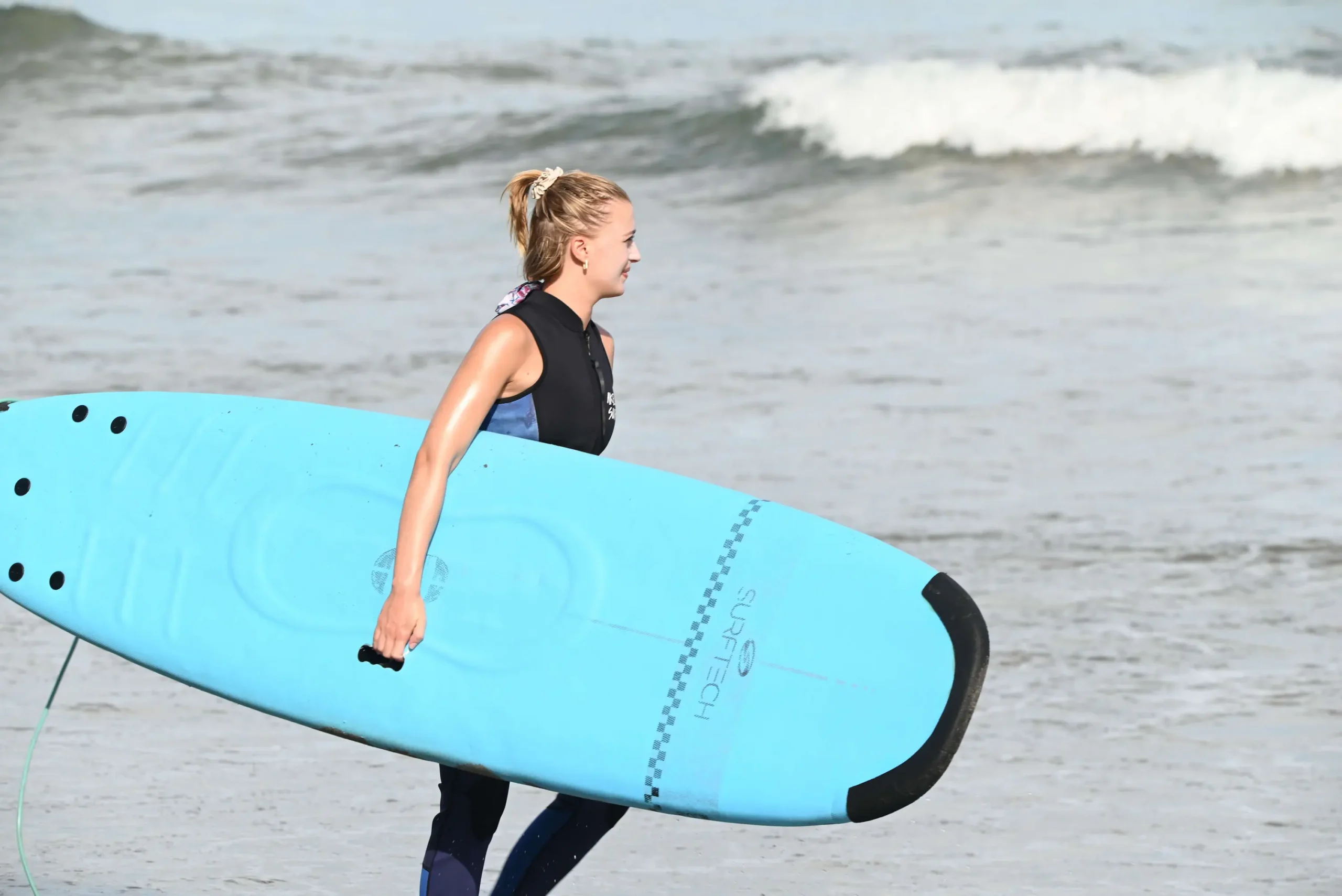 Surf lessons in Tamarindo Costa Rica with certified instructors on beginner friendly waves